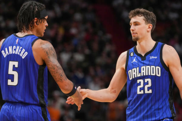 魔術(shù)隊考慮重磅交易，用6400萬(wàn)美元換取鵜鶘隊球星CJ·麥科勒姆